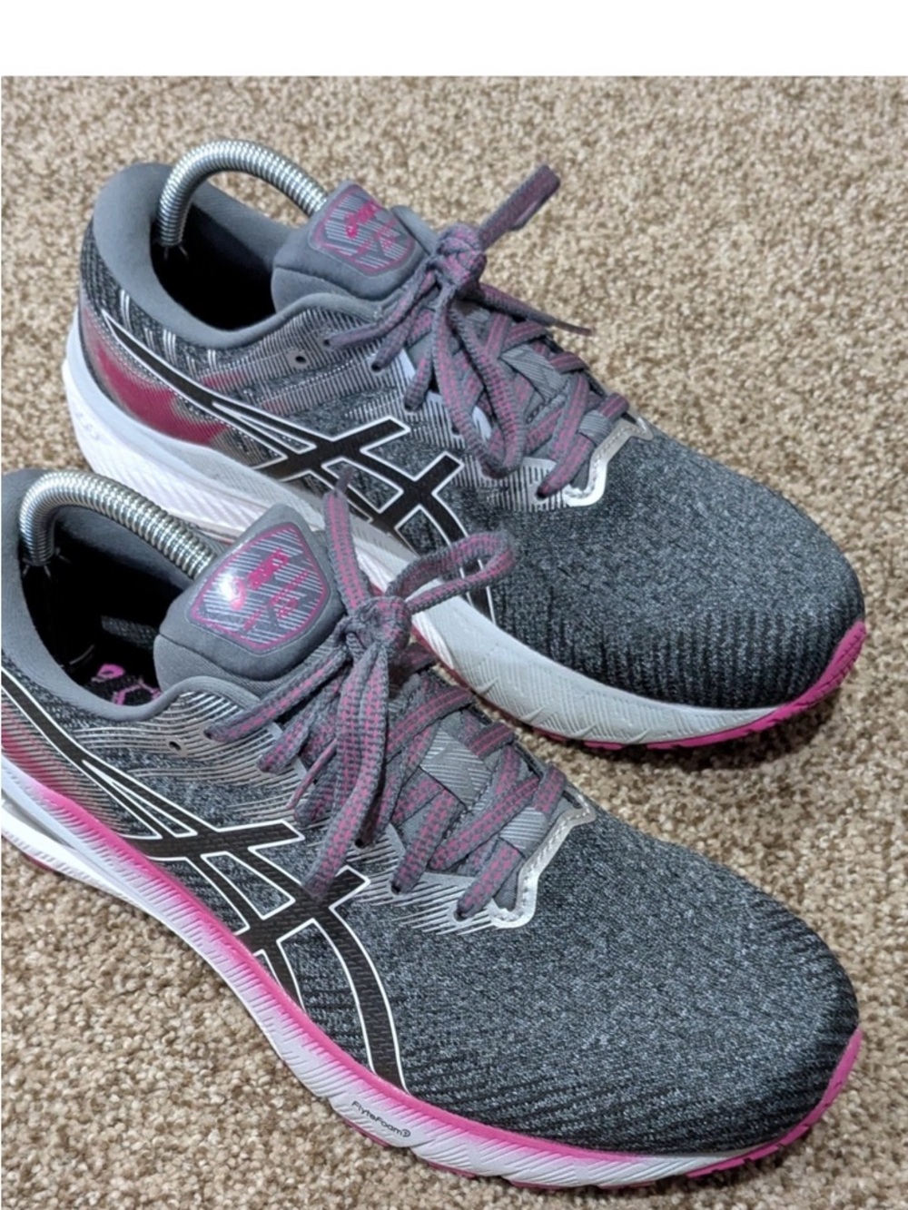 ASICS GT-2000 10Women's Gray and Pink Running Shoes. 9.5